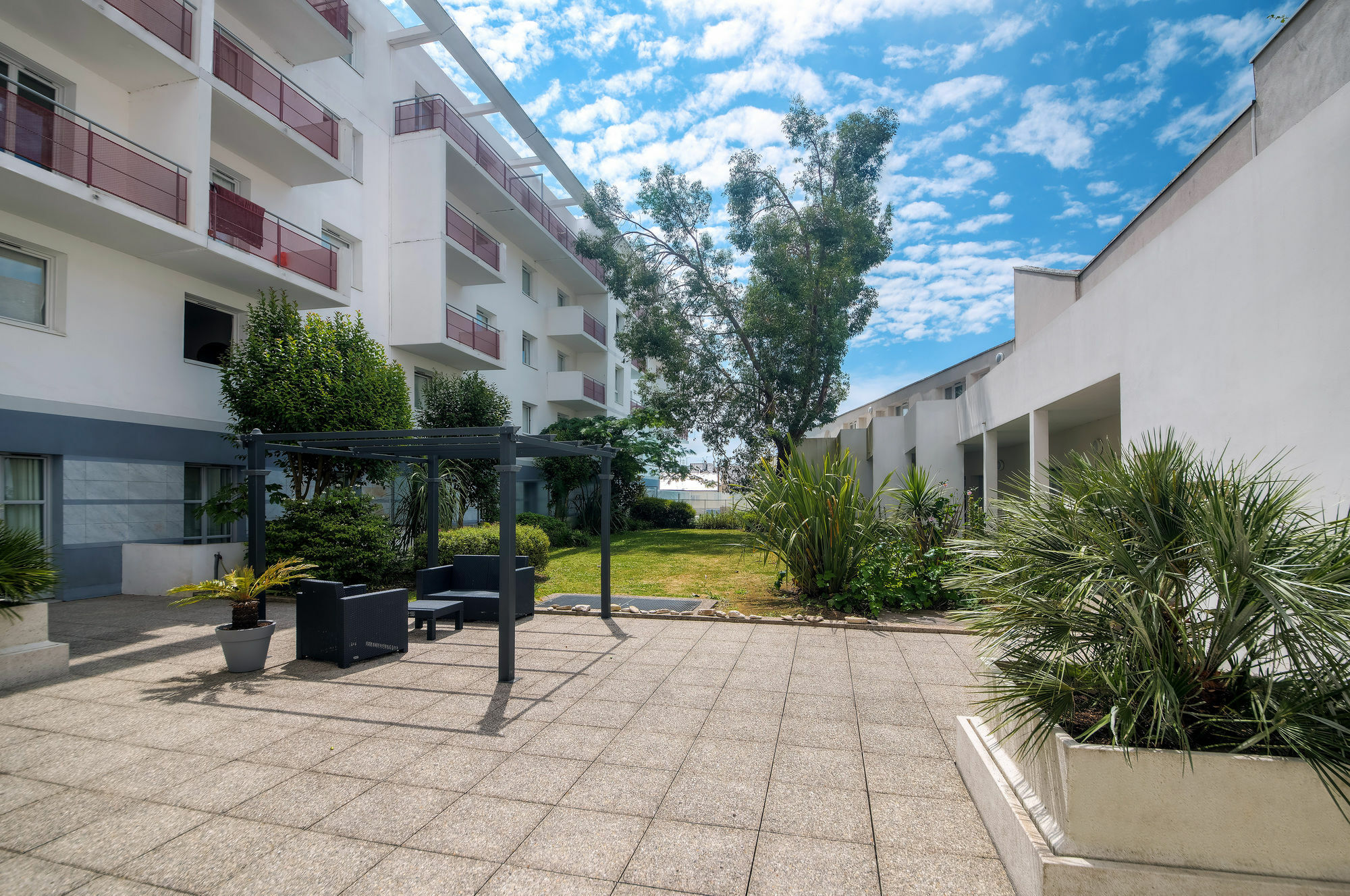 Zenitude Hôtel-Résidences Les Portes de l'Océan Saint-Nazaire  Exterior foto